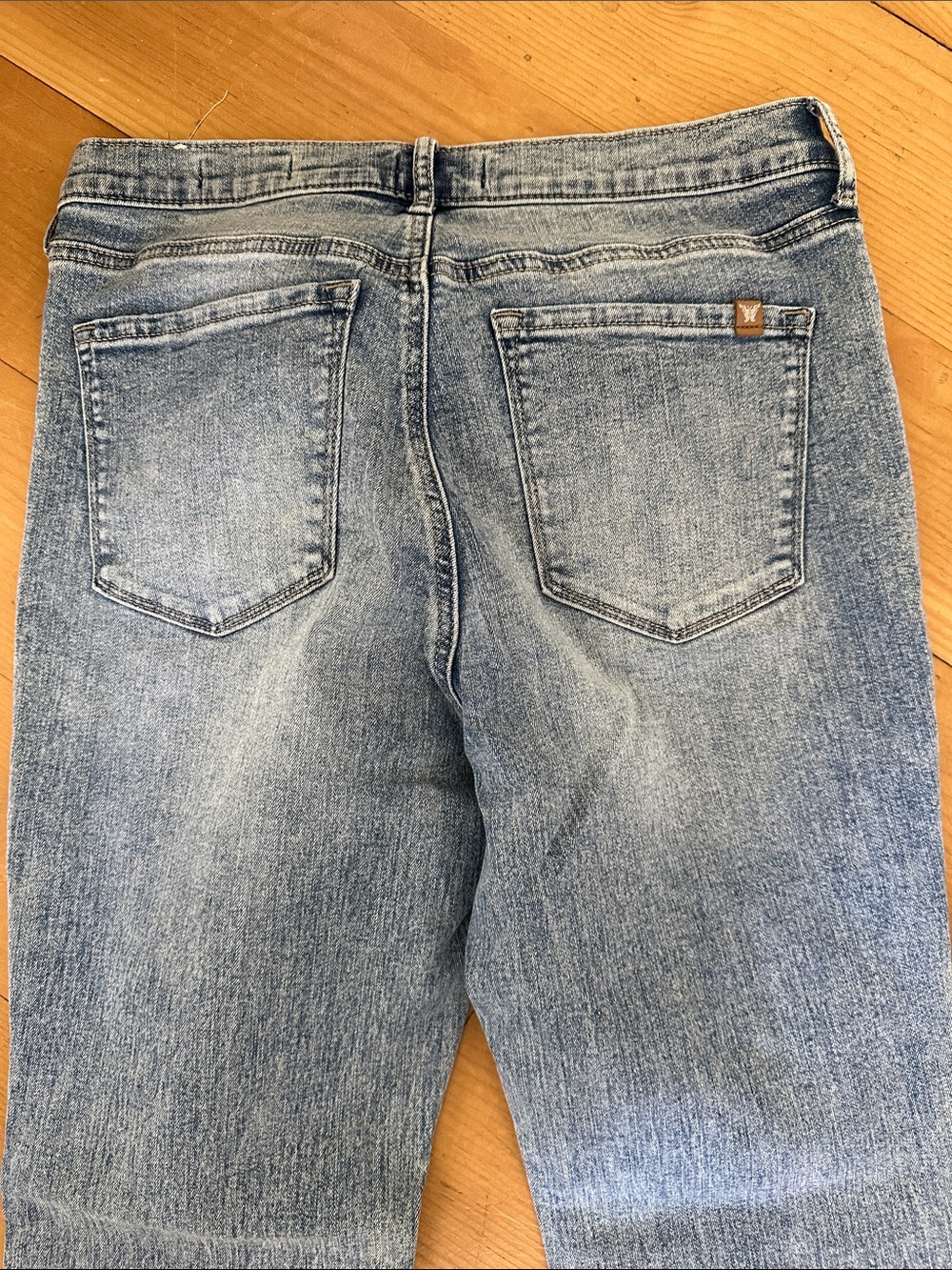 Jessica Simpson. Blue Embroidered Flared Jeans. Size 10 - Picture 6 of 9